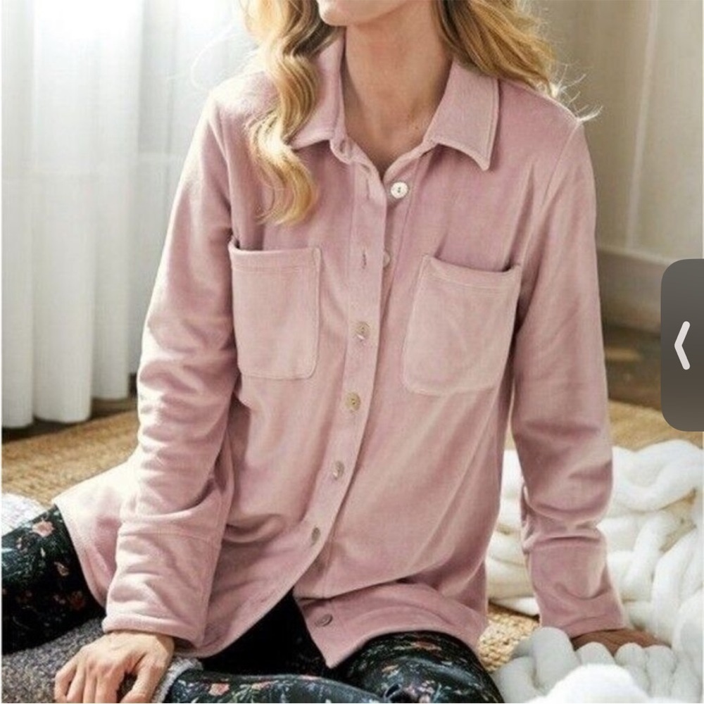 SOFT SURROUNDING Pink Button Down fuzzy Top pockets